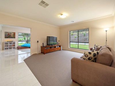 21 LAMBOURN DRIVE, Wodonga