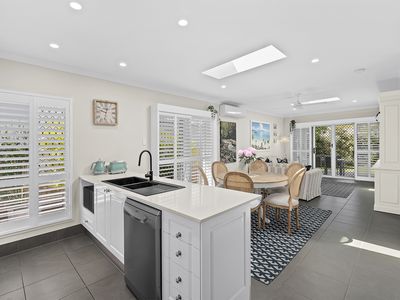 27 Comanche Street, Newport