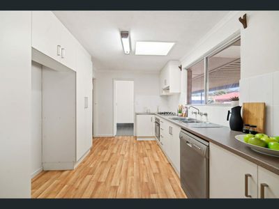 20 Brian Grove, Paradise