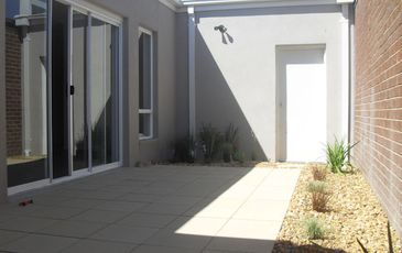 28 Edgeware Close, Pakenham