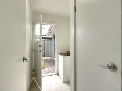 8 Johnstone Court, Evanston Gardens