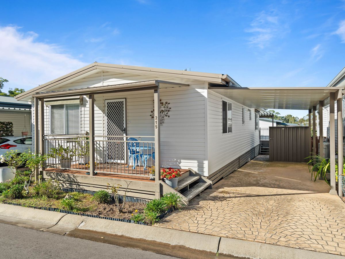 215 / 750 Pacific Highway, Lake Munmorah
