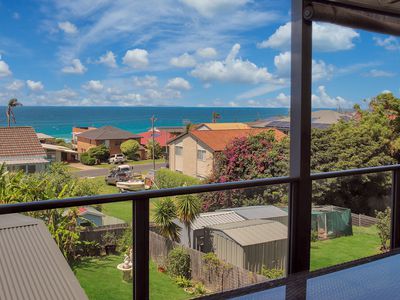 48 Sunset Boulevard, Kianga