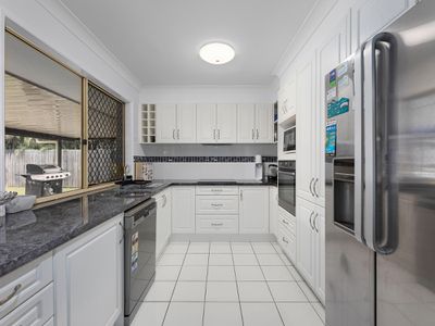 8 Colonial Court, Raceview