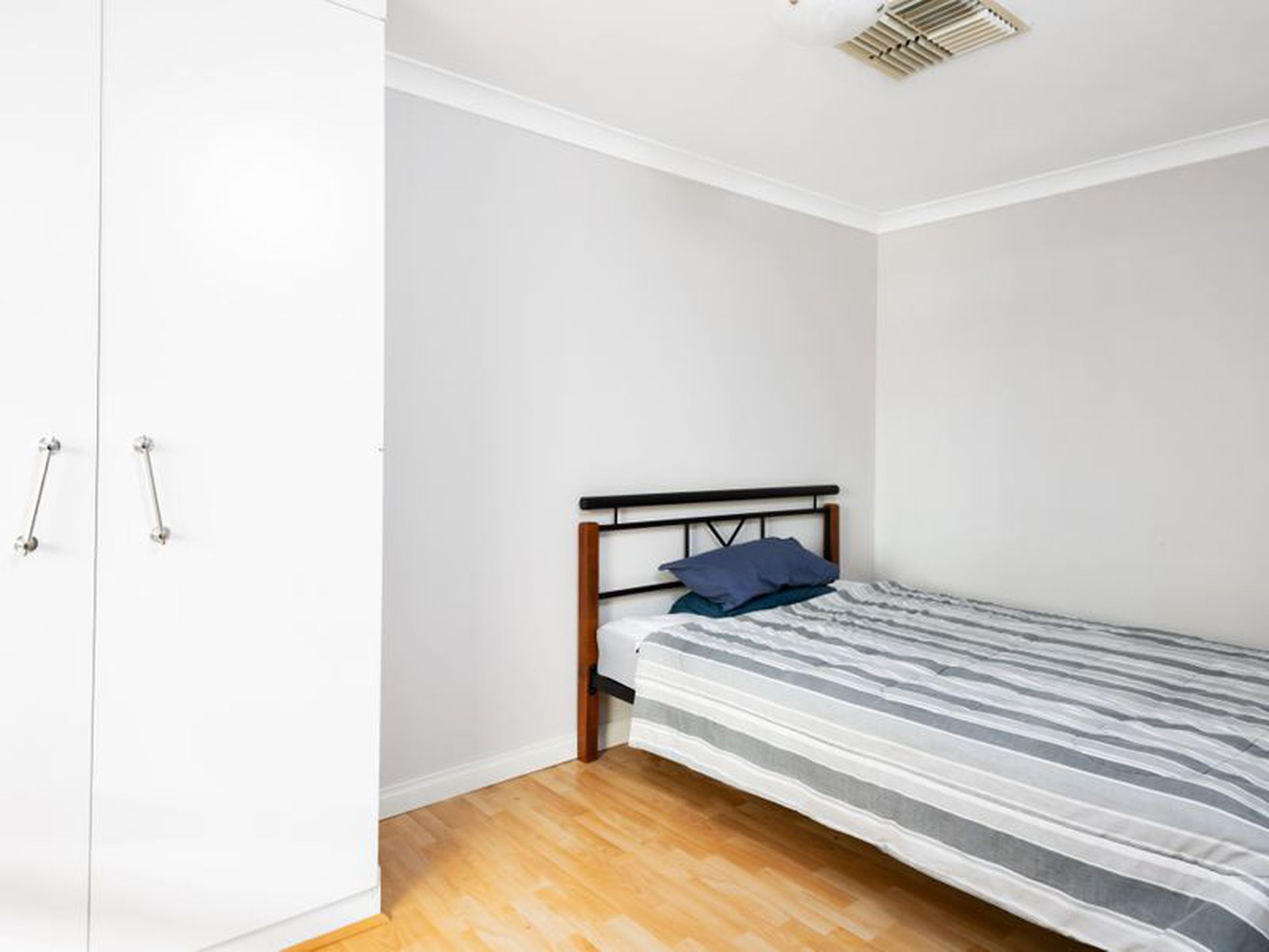 19 Flanagan Parade, Hannans