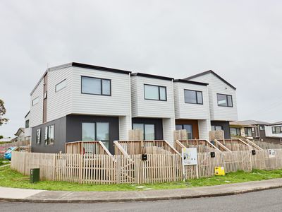 13A Everitt Road, Otara