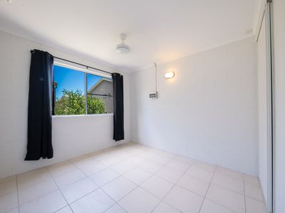 9 / 14 Island Drive, Cannonvale