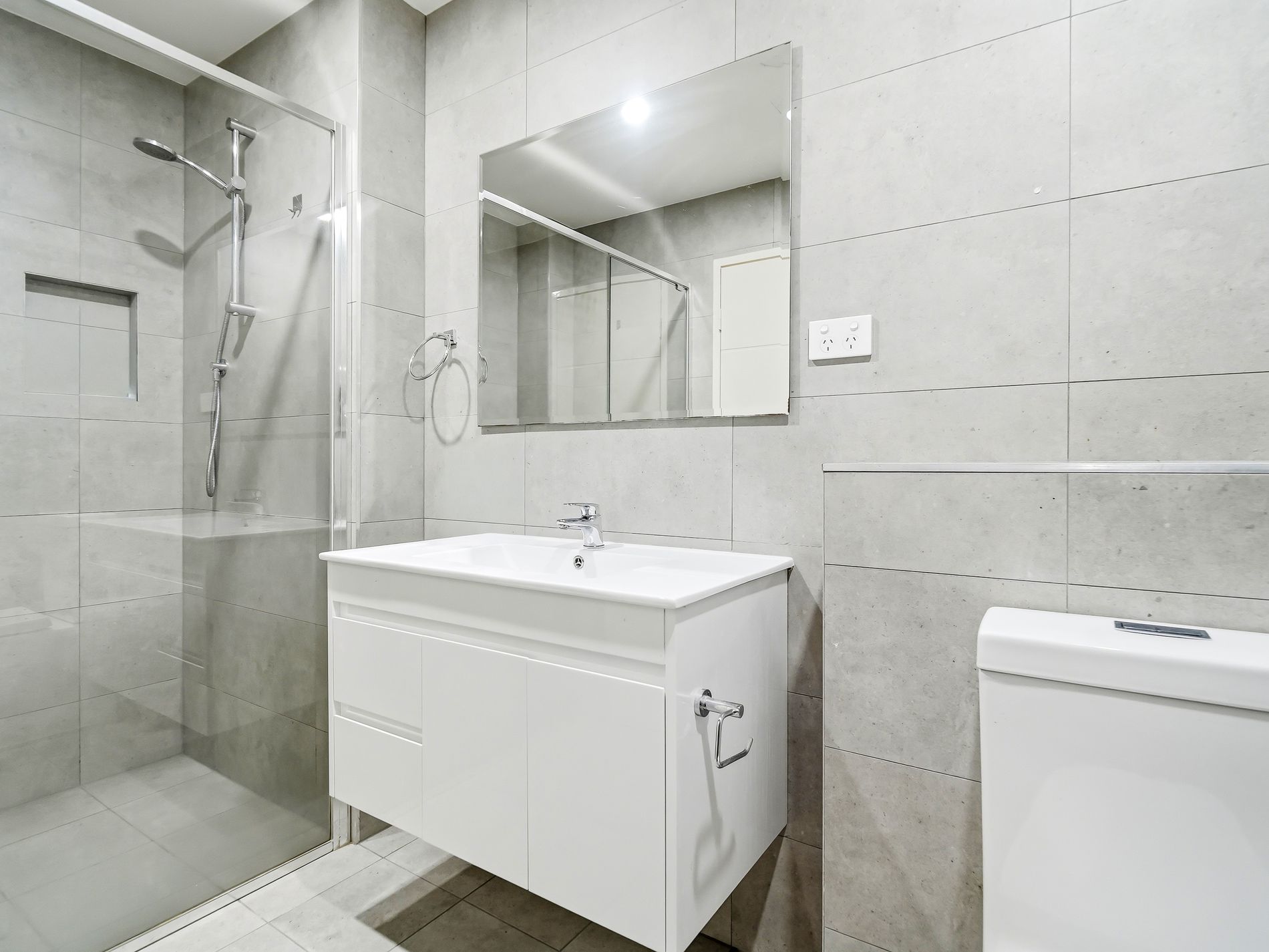 8 / 5 Manchester Drive, Schofields