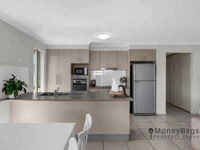 4 Phoebe Way, Gleneagle