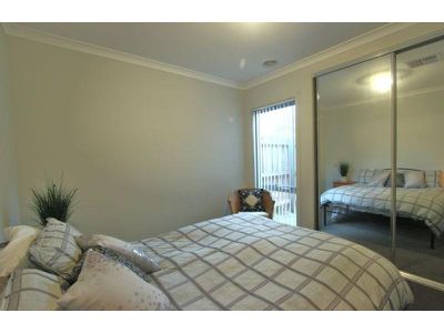 1 Hideaway Place, Mernda