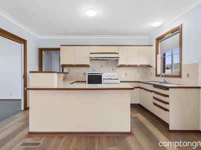 4 Hering Court, Thomson