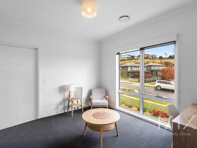 11 Dowding Crescent, New Town