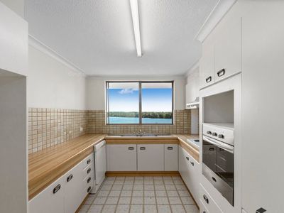 15 / 8 Paradise Parade, Paradise Point