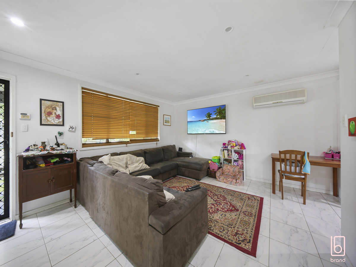 6 White Swan Avenue, Blue Haven