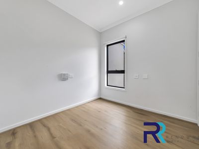 71 James Melrose Drive, Brookfield