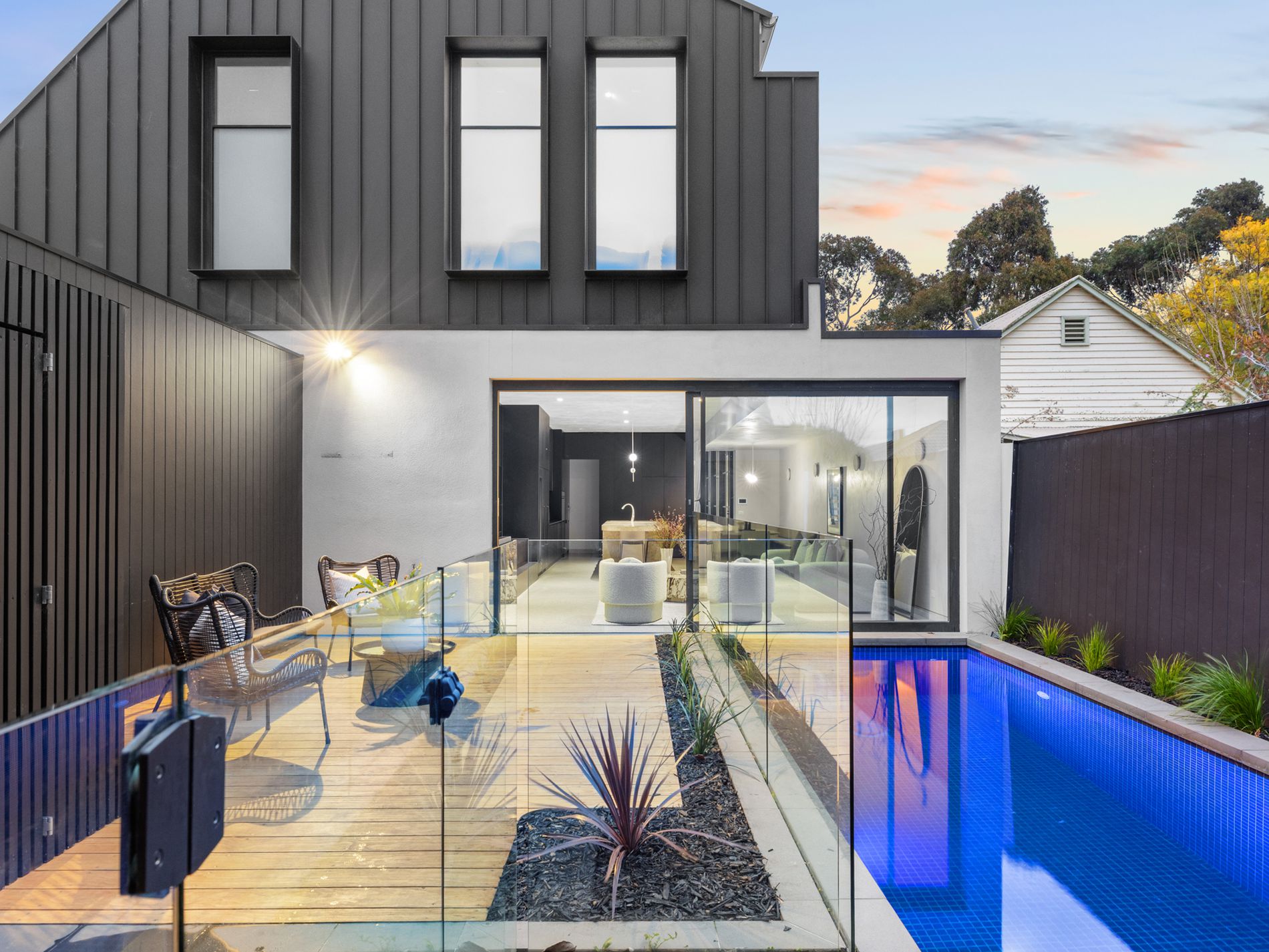 60A Oxford Street, Newport