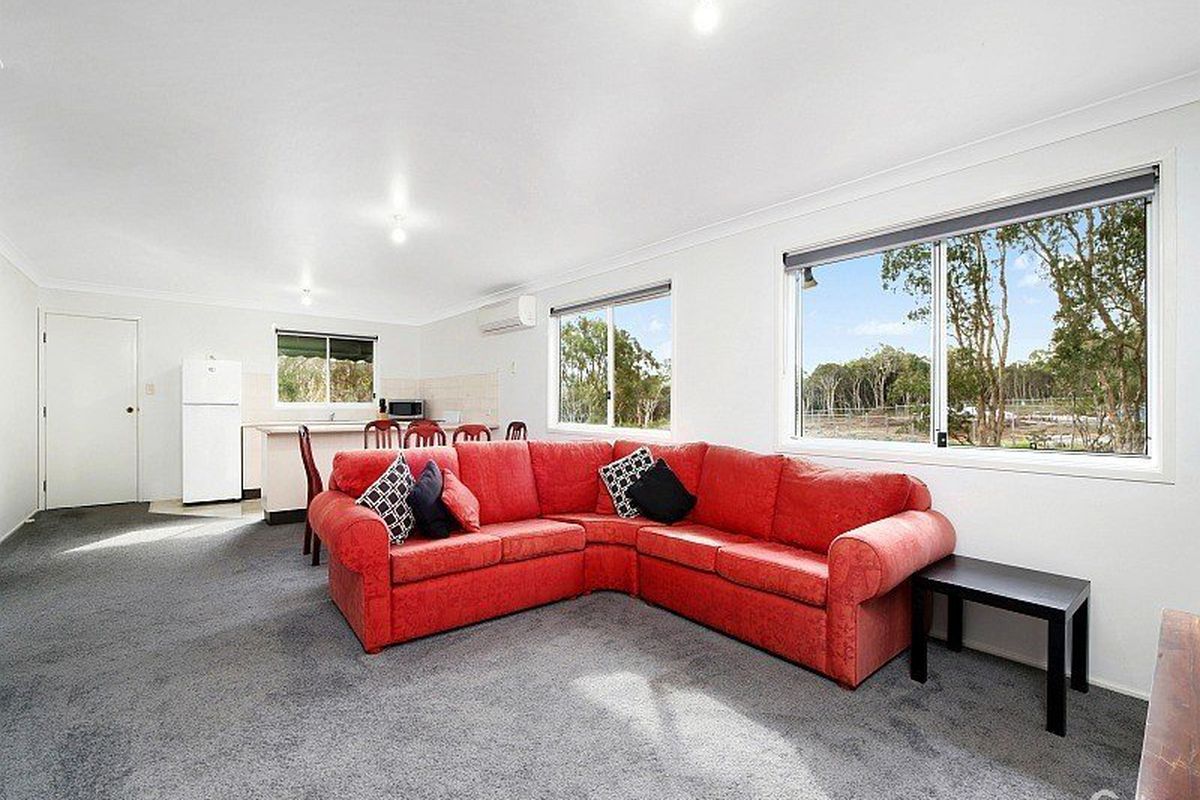 9 Peter Avenue, Forresters Beach