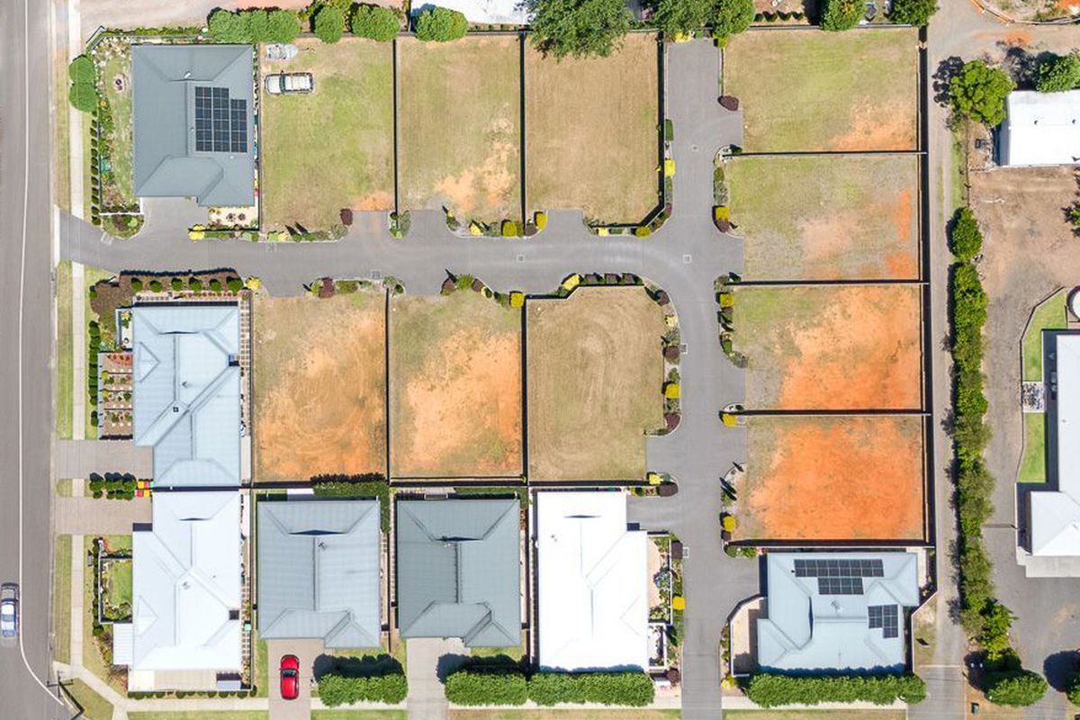 3 to 9 and 11,13,15 Middleby Grove, Medowie