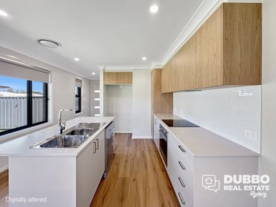 36 Violet Circuit, Dubbo