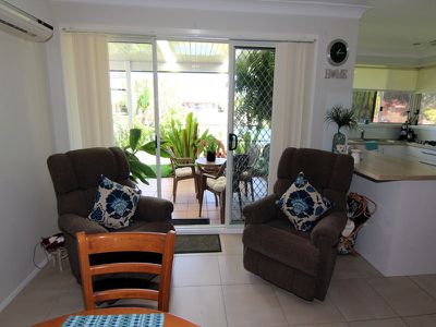 26 King George Parade, Forster