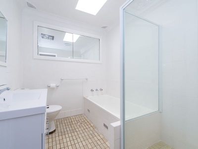 4 Geelong Crescent, St Johns Park