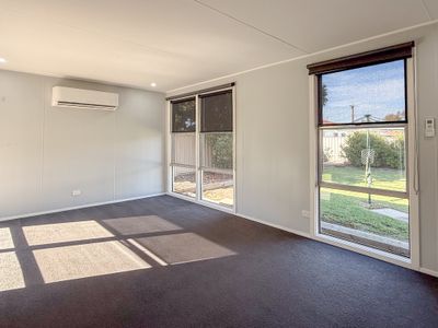 10 Harrison Crescent, Swan Hill