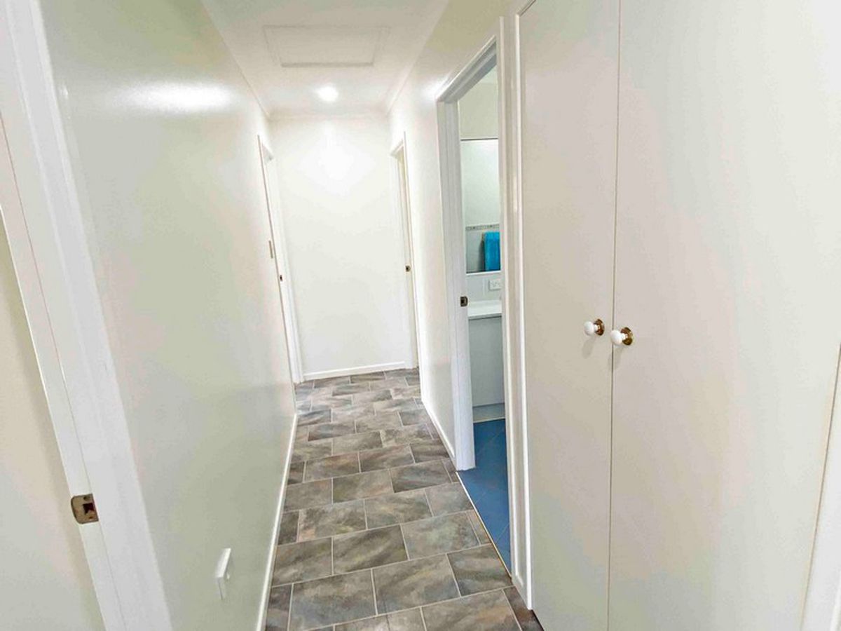 22 Panoramic Drive, Atherton