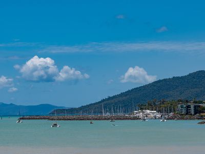 8 / 16 Beach Road, Cannonvale