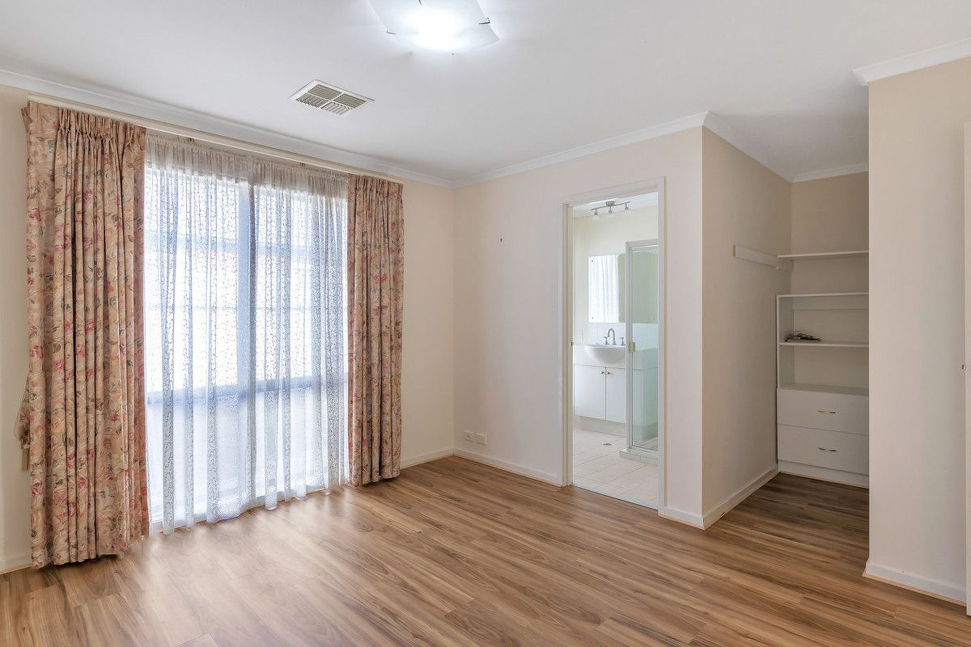 27 Meadowbank Terrace, Northgate