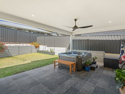 6 Peppermint Road, Morisset