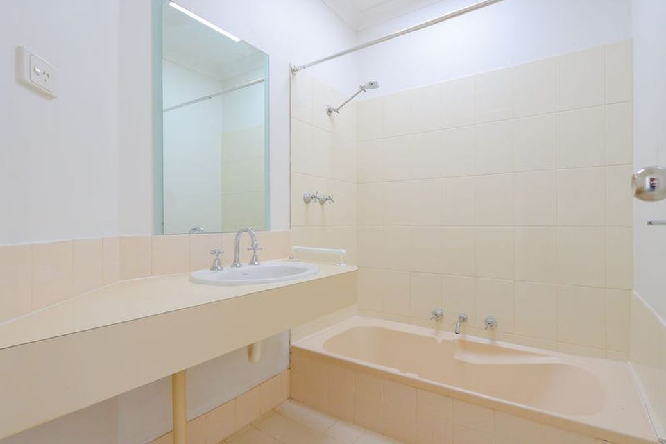 2 / 9 Merope Close , Rockingham