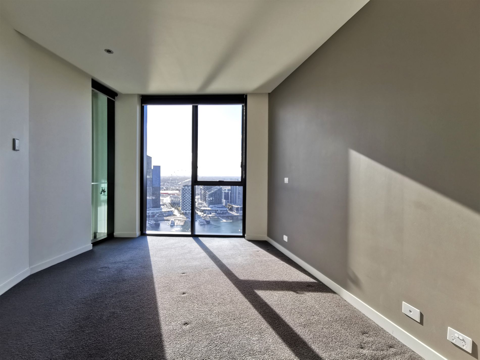 2802 / 9 Waterside Place, Docklands