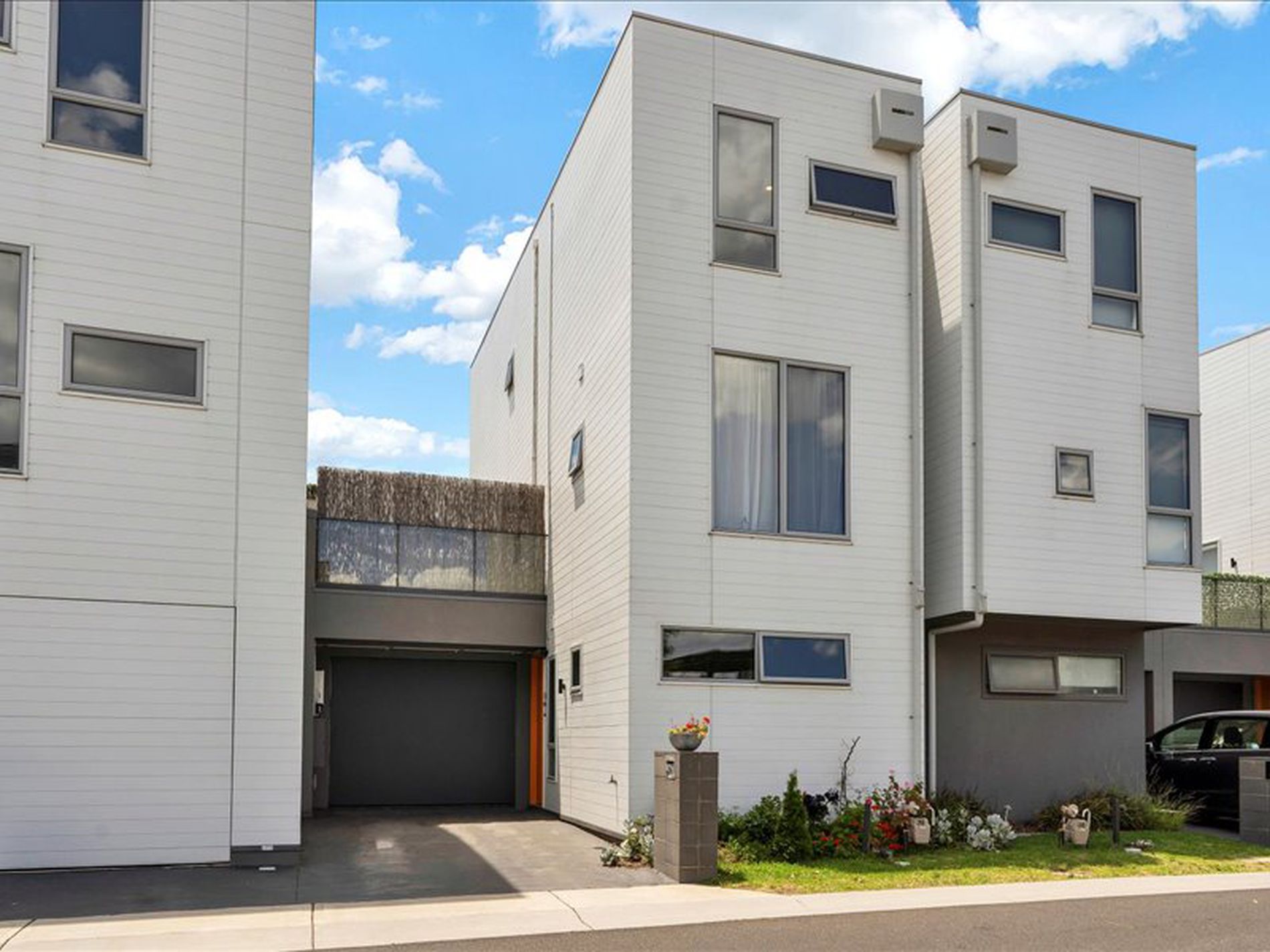 34 Luxe Terrace, Point Cook