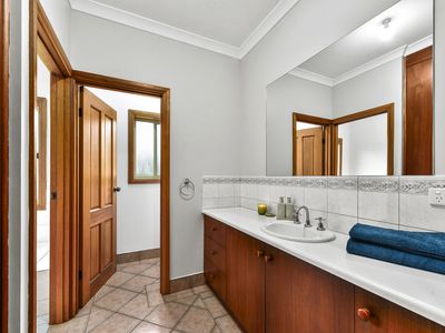 21 Mount Percy Road, Compton
