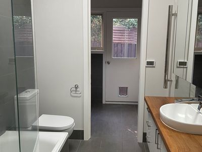 10a Beena Avenue, Carnegie