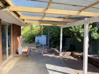 12 Loughton Way, Balga