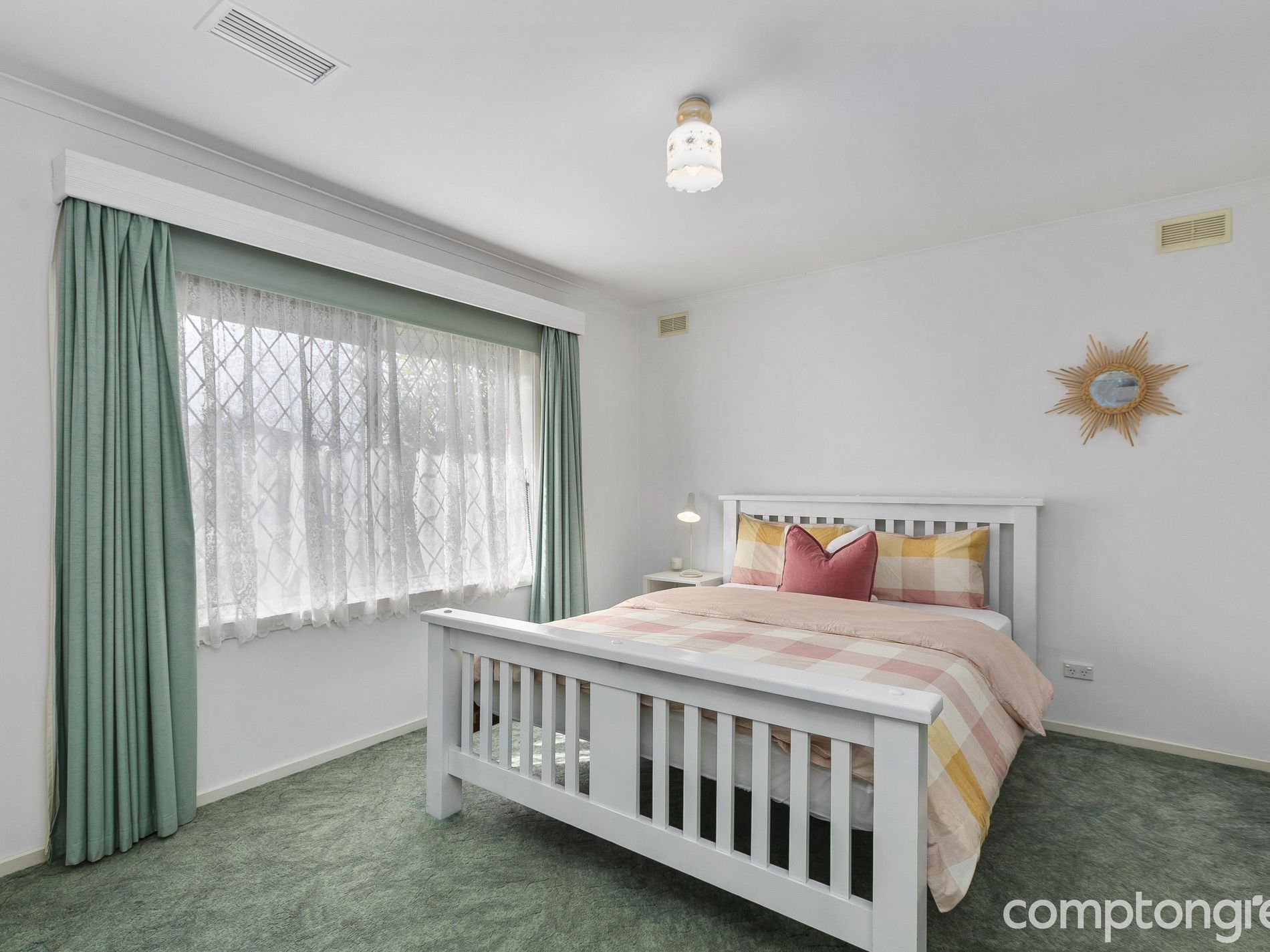 17 Rebecca Crescent, Altona Meadows