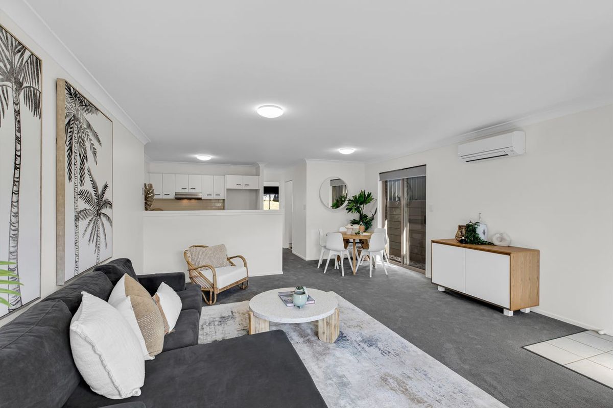 2 / 21 Sandpiper Place, Green Point