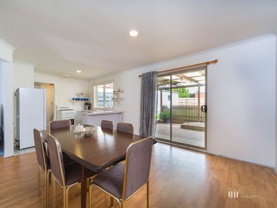 8 Hillview Rise, Hampton Park