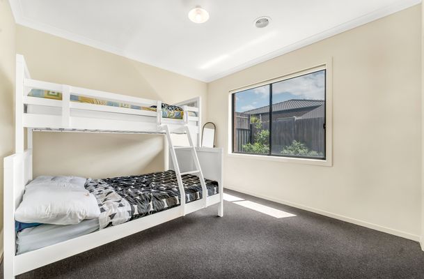 61 Featherwood Crescent, Craigieburn
