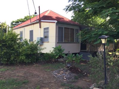 11 DUNDEE LANE, Queenton