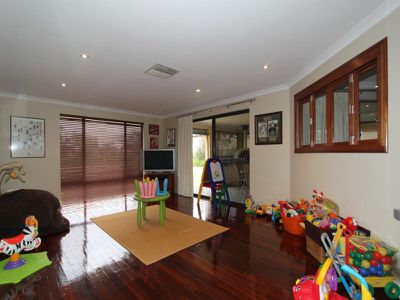 44 Longmore Parade, Broadwood