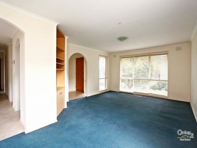 24 Oaktree Drive, Hampton Park