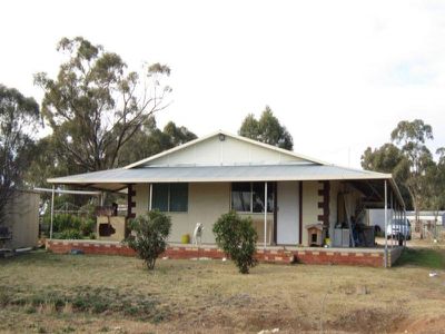 33 Wattle Grove, Neilborough