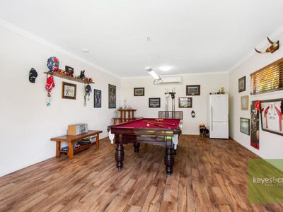 8 Adrian Rise, Mount Louisa