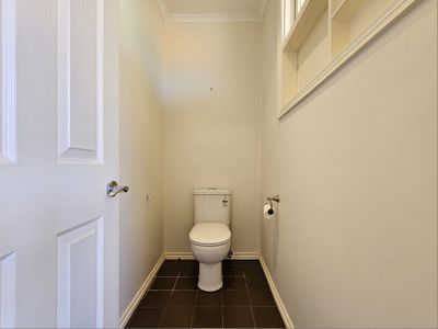 8 Paynes Road, Mount Waverley