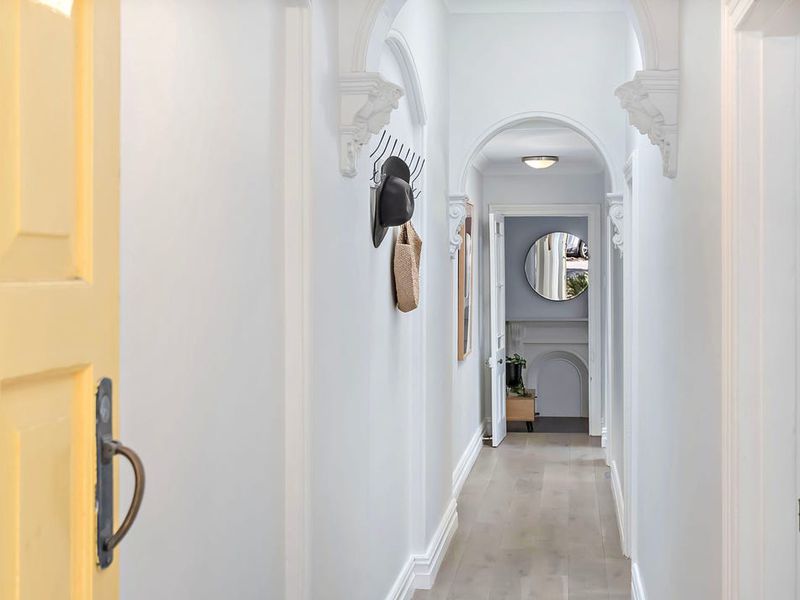 5 Pine Street, Newtown