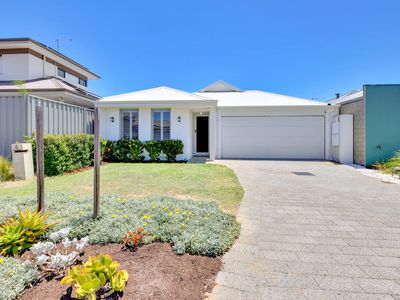 4 Golden Way, Piara Waters