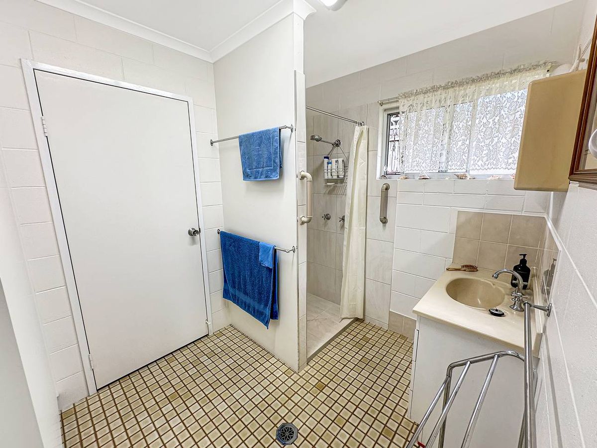 10 Azalea Street, Atherton