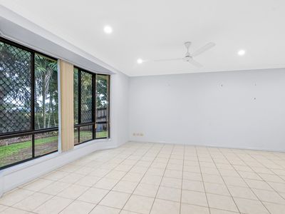5 Oakblue Drive, Mount Sheridan